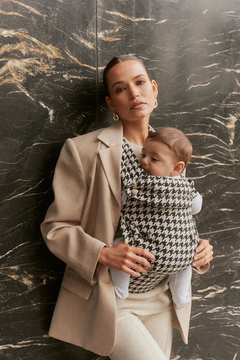 Arkemis Lumi Baby Carrier - Elegante e Confortável - Pied de Poule Preto